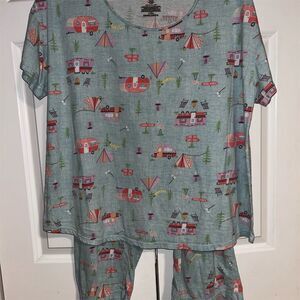 Secret Treasures Women's 2X shirt and XL pant Pajama Set Camping Caravan